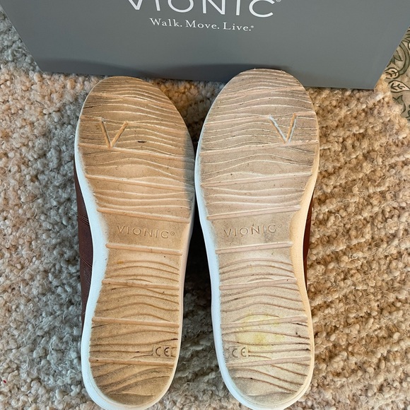 Vionic Gianna slip on shoes - Picture 5 of 6